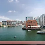 Przystan 18 *