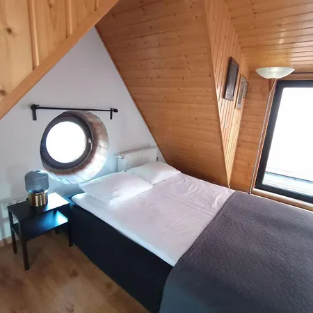 Przystan 18 アパート